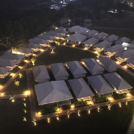 The Fern Seaside Luxurious Tent Resort ダマン エクステリア 写真