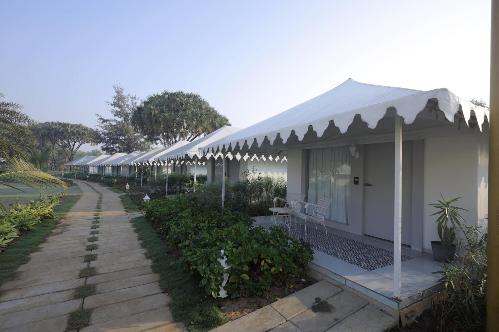 The Fern Seaside Luxurious Tent Resort ダマン エクステリア 写真