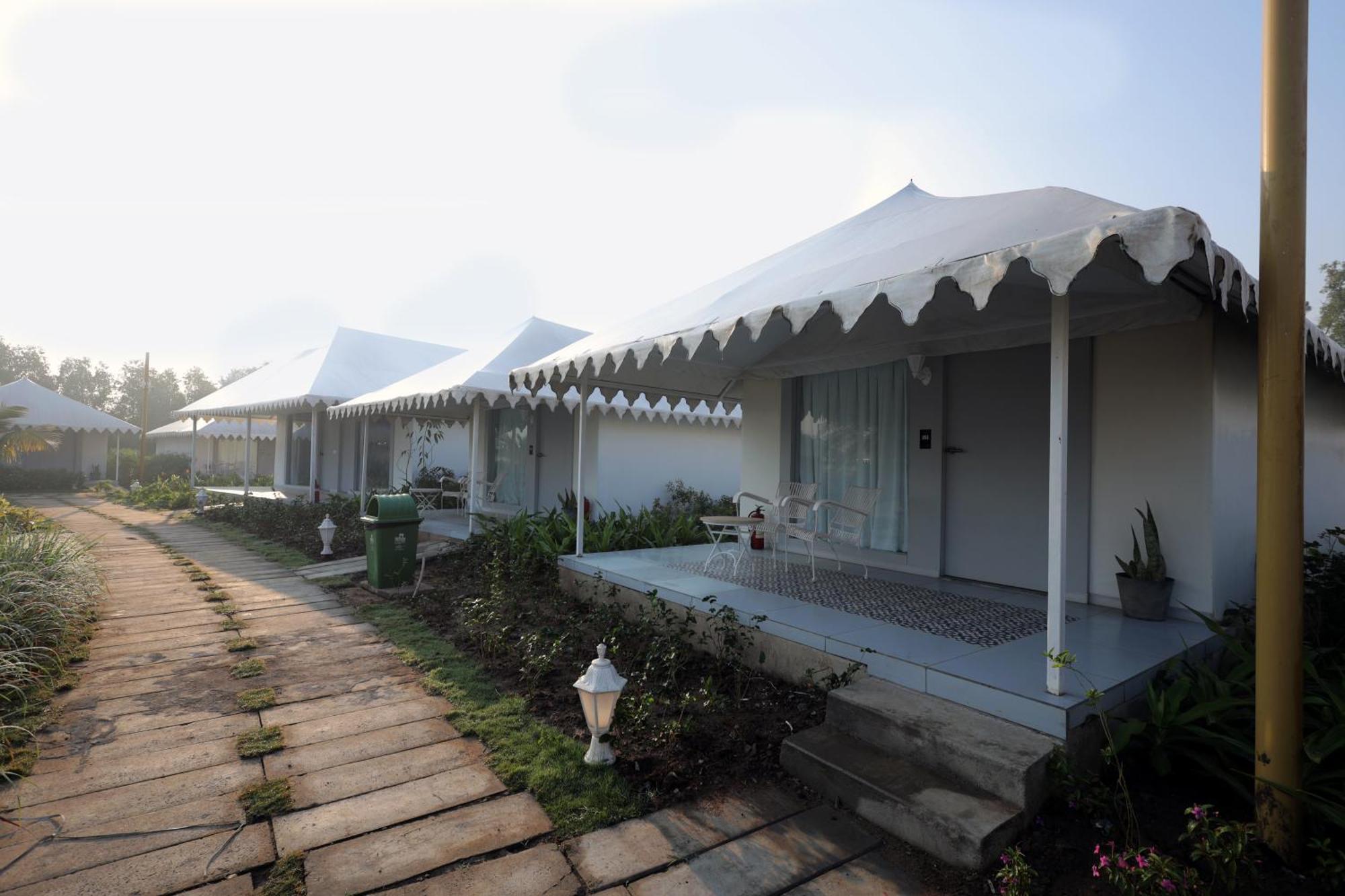 The Fern Seaside Luxurious Tent Resort ダマン エクステリア 写真