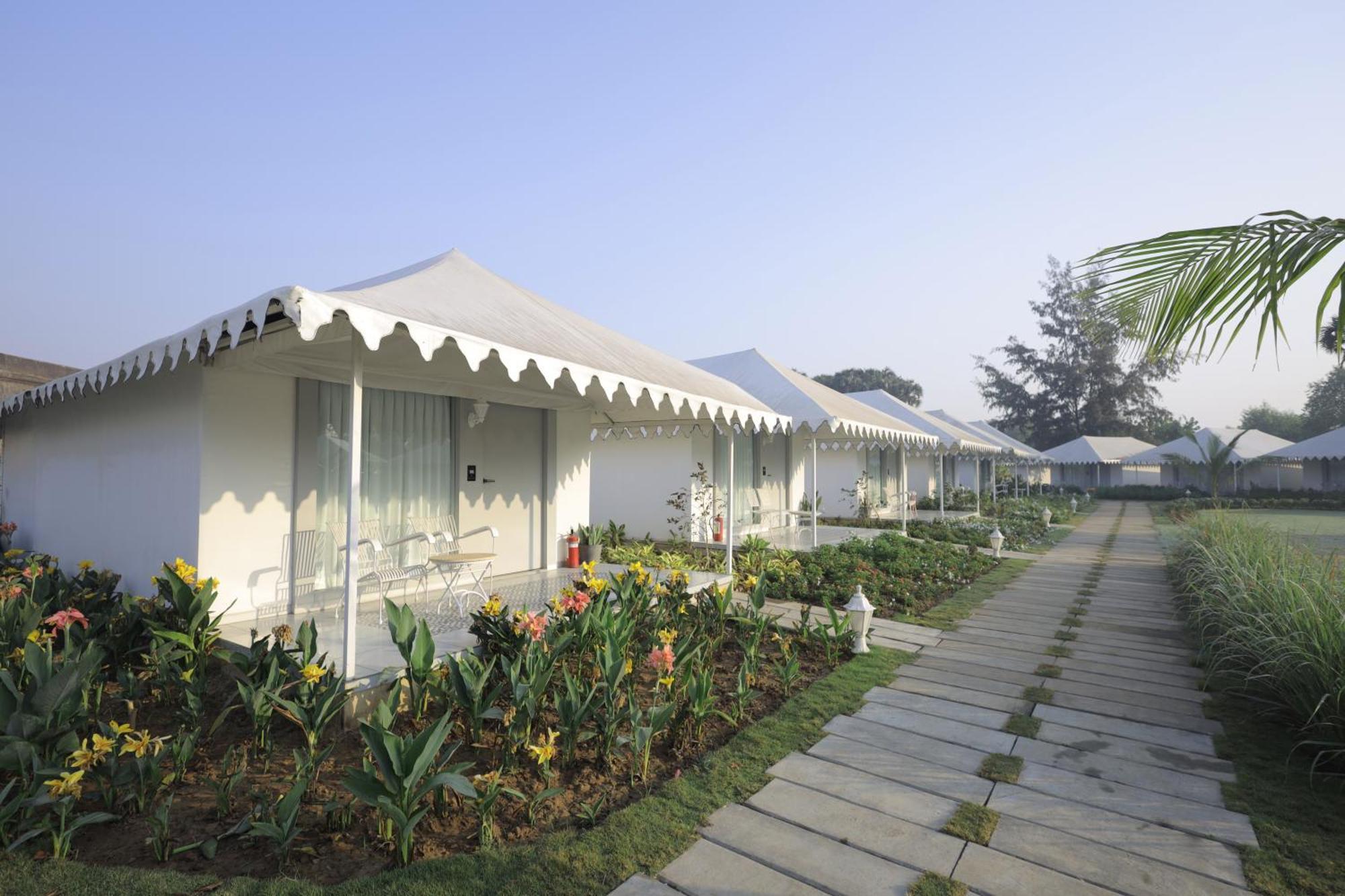 The Fern Seaside Luxurious Tent Resort ダマン エクステリア 写真